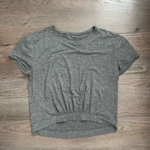 LULULEMON ATHLETIC T SHIRT size: 4